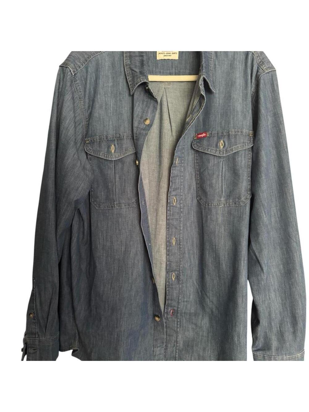Wrangler Men's Blue and Navy Shirt